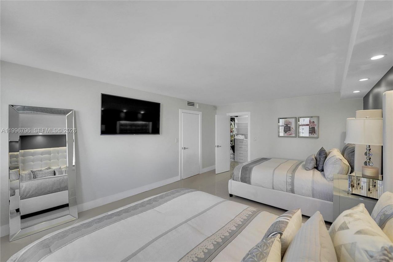 1920 S Ocean Dr, Unit 11C, Hallandale Beach, FL 33009 Photo