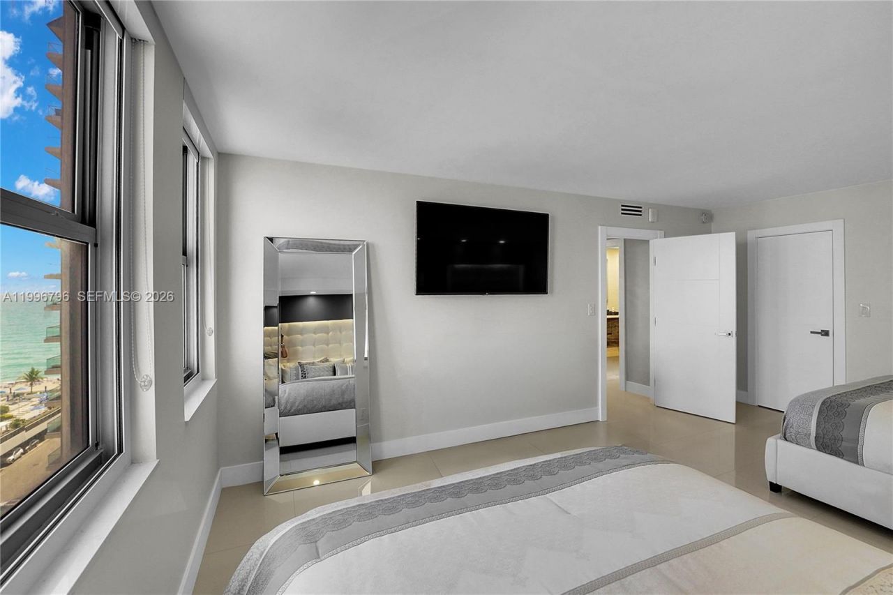 1920 S Ocean Dr, Unit 11C, Hallandale Beach, FL 33009 Photo