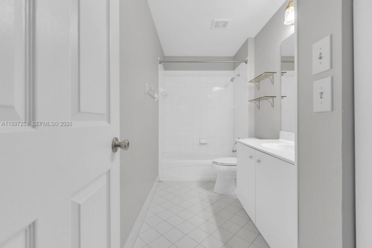 130 E Lee Rd, Delray Beach, FL 33445 Photo