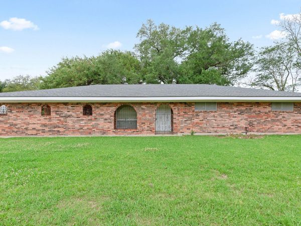 103 Saint Bernadette Drive, Lafayette, LA 70507