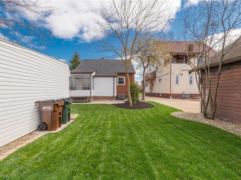 6392 Doncaster Avenue, Parma, OH 44129 Photo 10