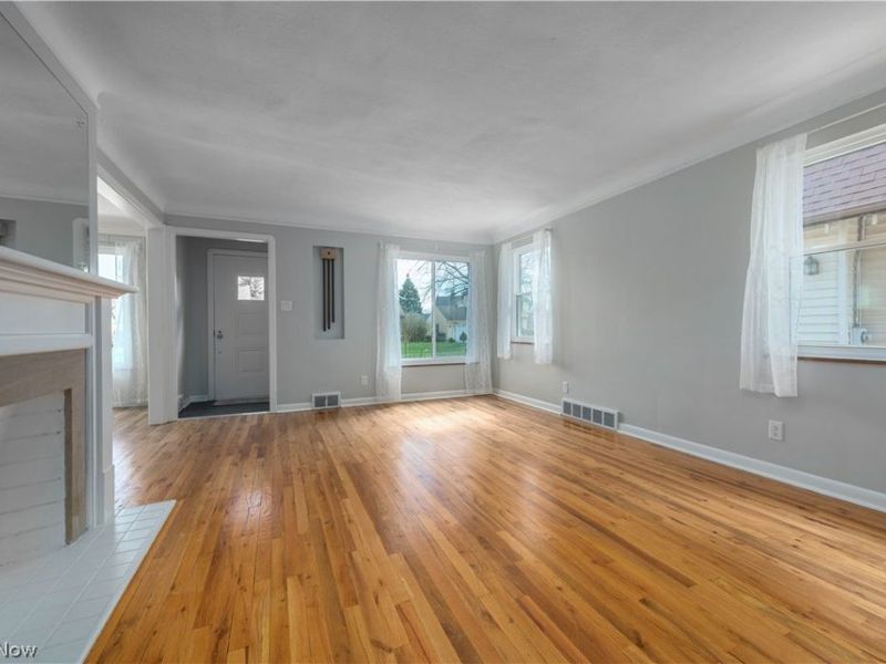 6392 Doncaster Avenue, Parma, OH 44129 Photo 22