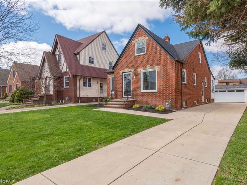 6392 Doncaster Avenue, Parma, OH 44129 Photo 3