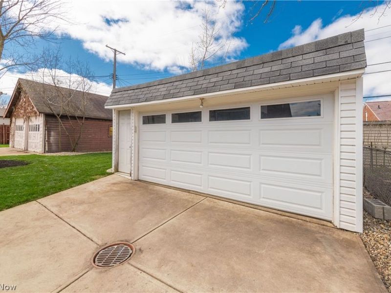 6392 Doncaster Avenue, Parma, OH 44129 Photo 45