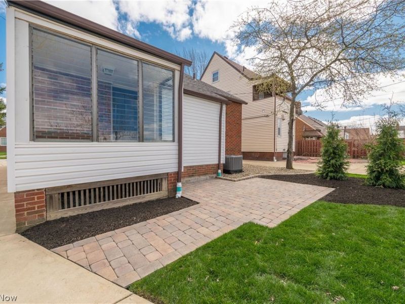 6392 Doncaster Avenue, Parma, OH 44129 Photo 6