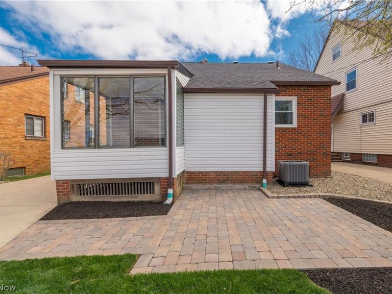 6392 Doncaster Avenue, Parma, OH 44129 Photo 7