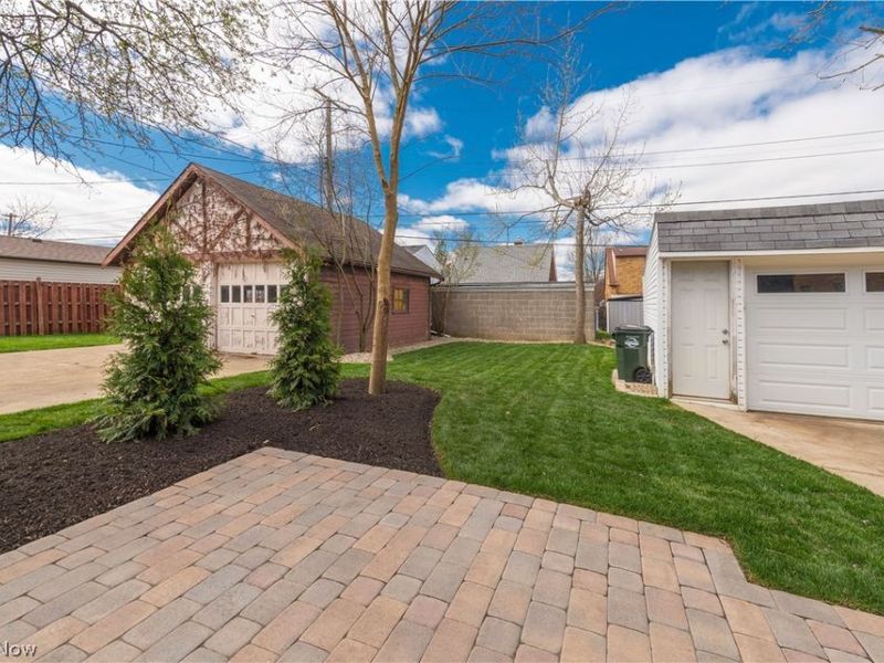 6392 Doncaster Avenue, Parma, OH 44129 Photo 8