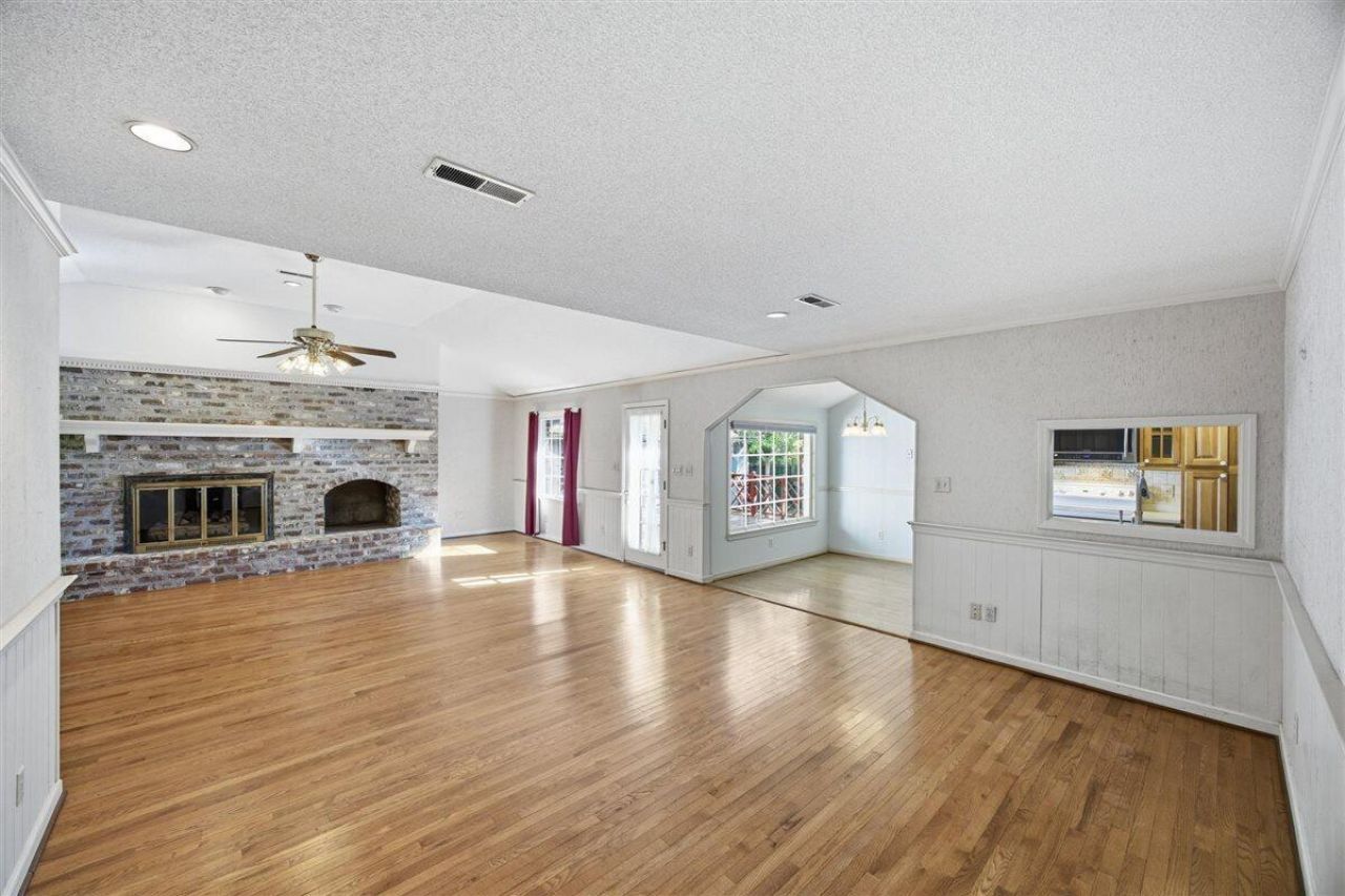 1037 Yeamans Hall Road Photo 10