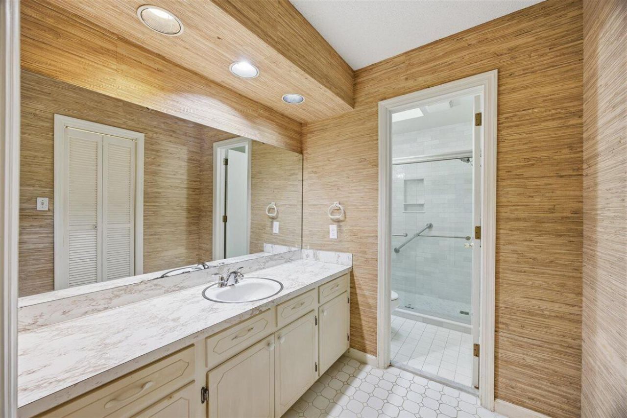 1037 Yeamans Hall Road Photo 17