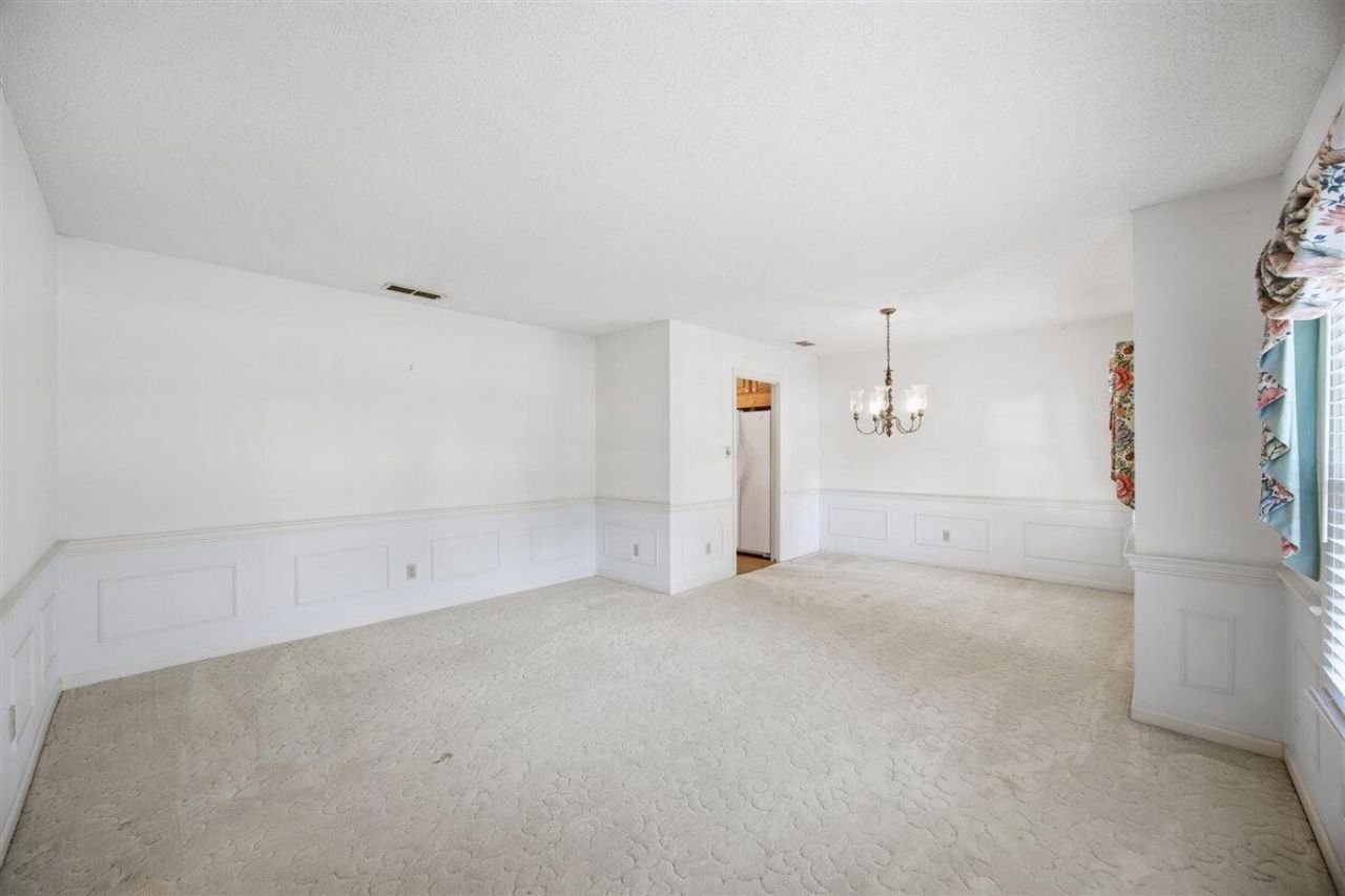 1037 Yeamans Hall Road Photo 4