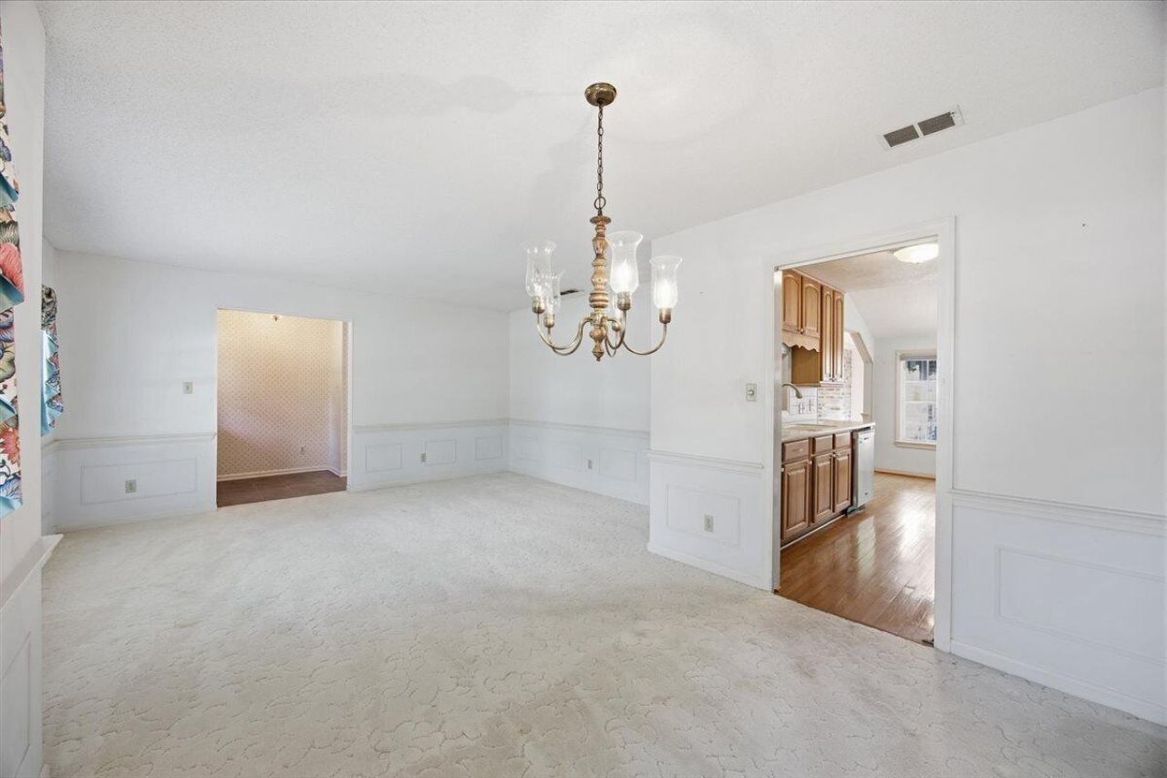 1037 Yeamans Hall Road Photo 5