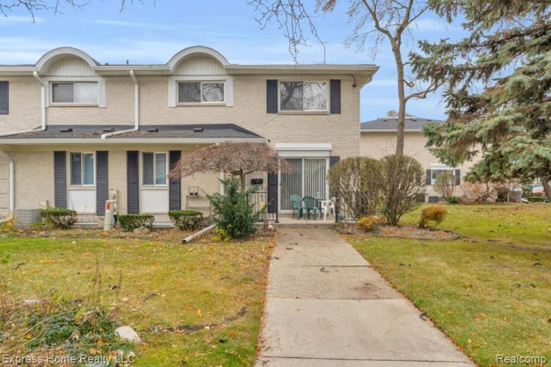 41816 Langley Drive, Sterling Heights, MI 48313 Main Photo