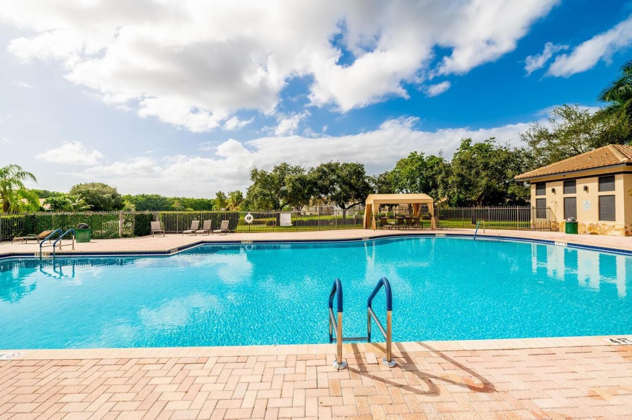 544 Cascade Falls Drive, Weston, FL 33327 Photo