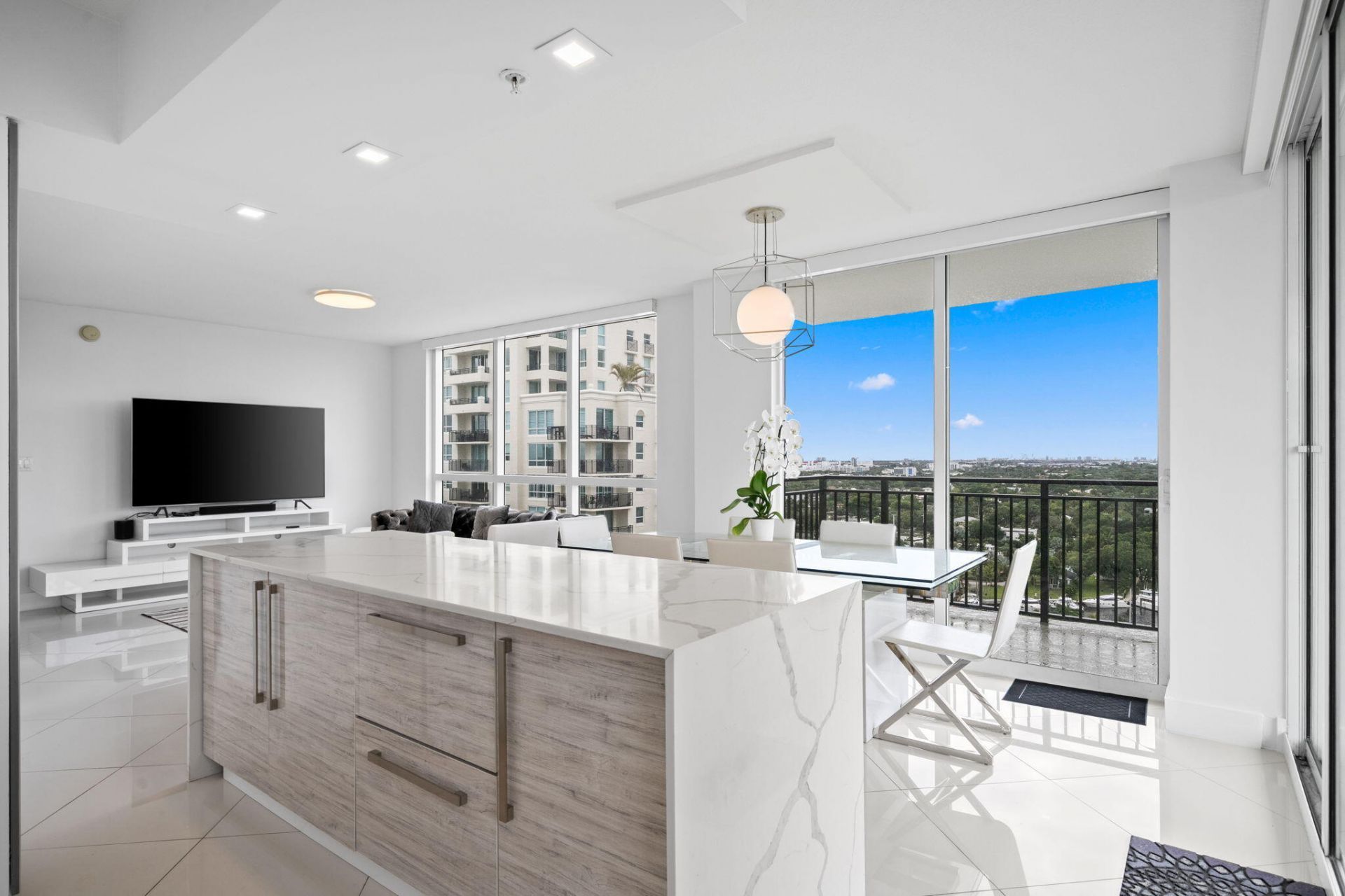 610 W Las Olas Boulevard, Unit 1712n, Fort Lauderdale, FL 33312 Photo