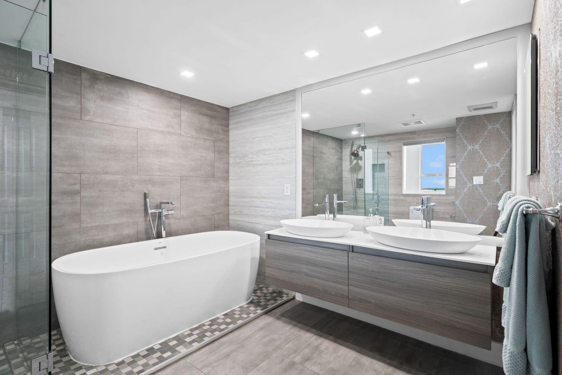 610 W Las Olas Boulevard, Unit 1712n, Fort Lauderdale, FL 33312 Photo