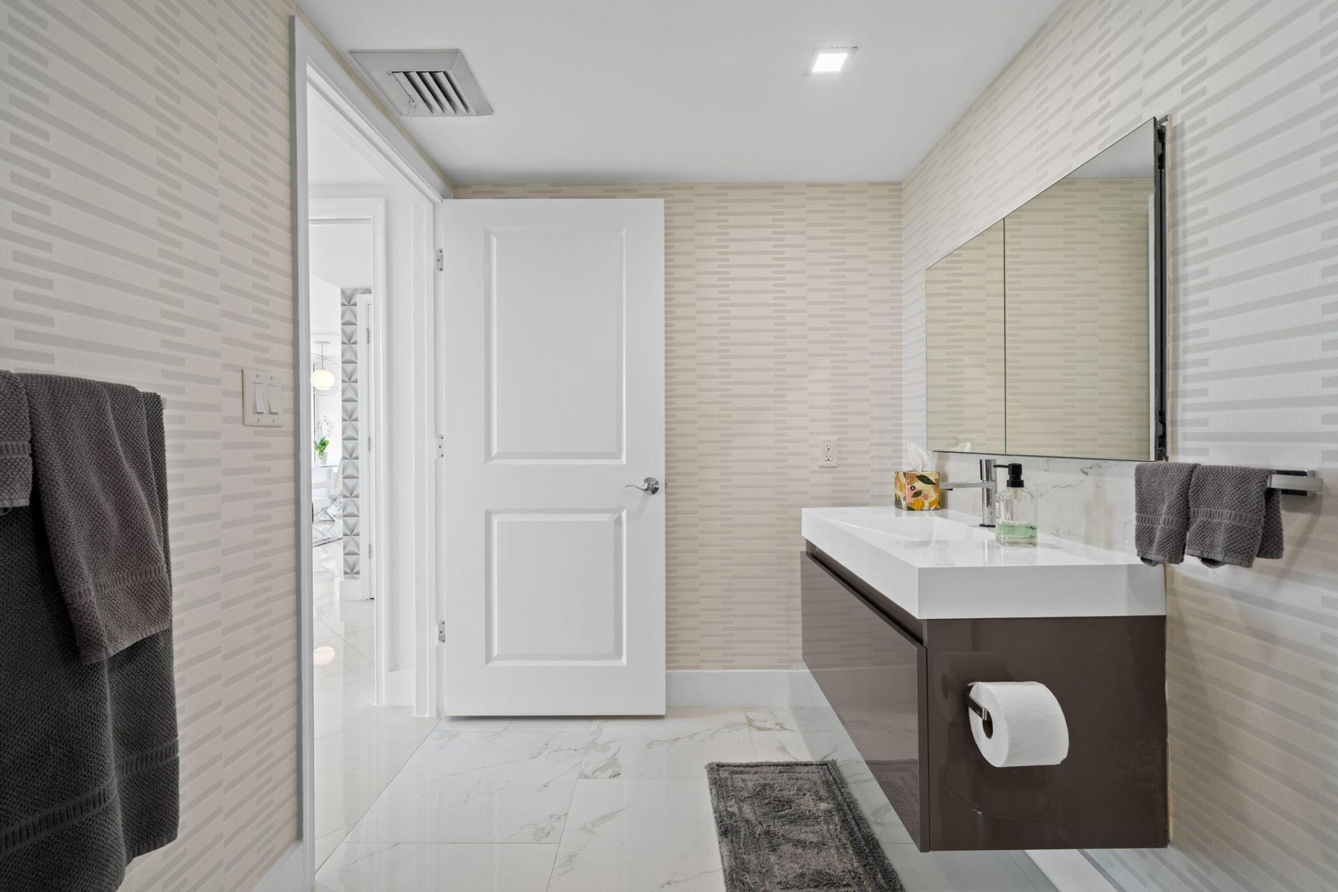 610 W Las Olas Boulevard, Unit 1712n, Fort Lauderdale, FL 33312 Photo