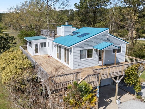 2027 Blackbeard Drive, Oriental, NC 28571