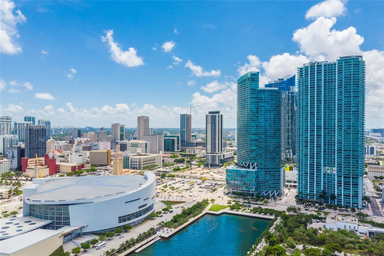 888 Biscayne Boulevard , Unit 812, Miami, FL 33132 Photo