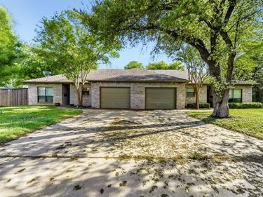 6525 Greenway Road, Fort Worth, TX 76116