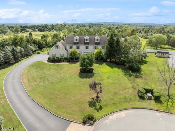 15 Alaco Ln, Holland, NJ 08848