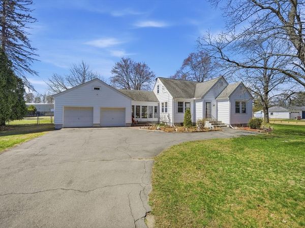 182 Lockhouse Rd, Westfield, MA 01085