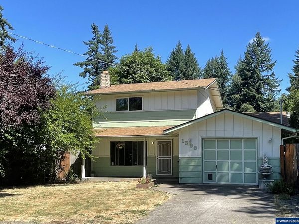 1398 Poplar St, Sweet Home, OR 97386