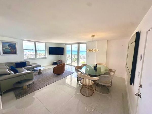 1 Las Olas Circle, Unit 817, Fort Lauderdale, FL 33316