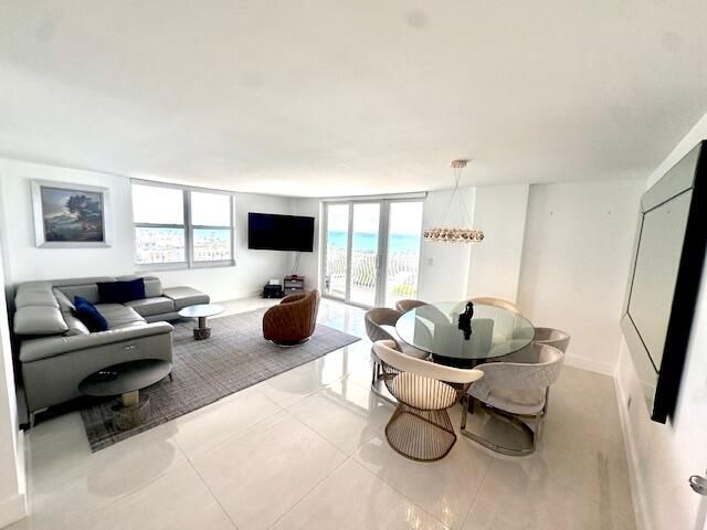 1 Las Olas Circle, Unit 817, Fort Lauderdale, FL 33316 Photo