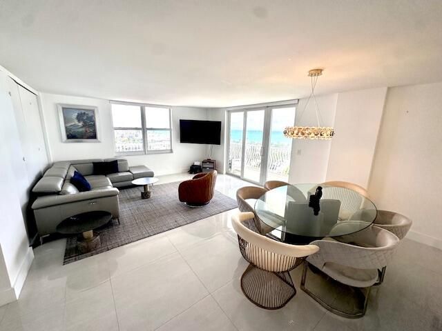 1 Las Olas Circle, Unit 817, Fort Lauderdale, FL 33316 Photo