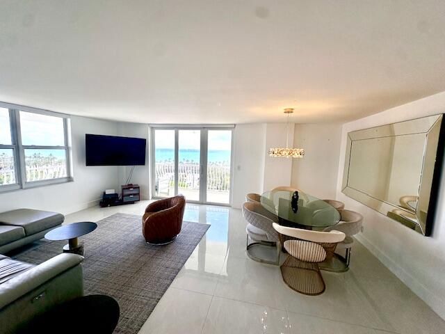 1 Las Olas Circle, Unit 817, Fort Lauderdale, FL 33316 Photo