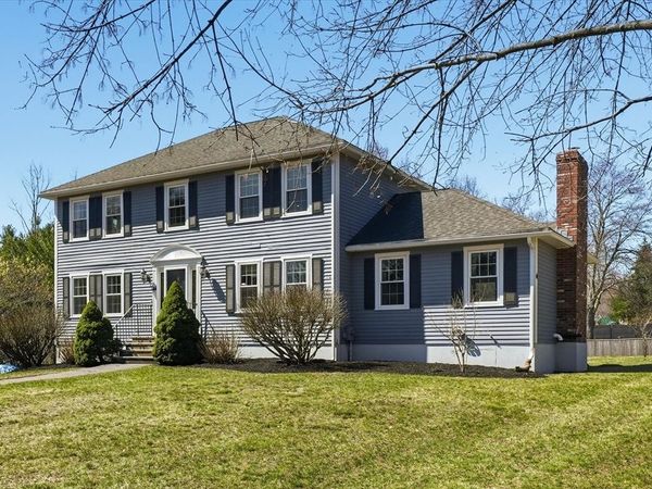 44 Wilshire Circle, Dracut, MA 01826