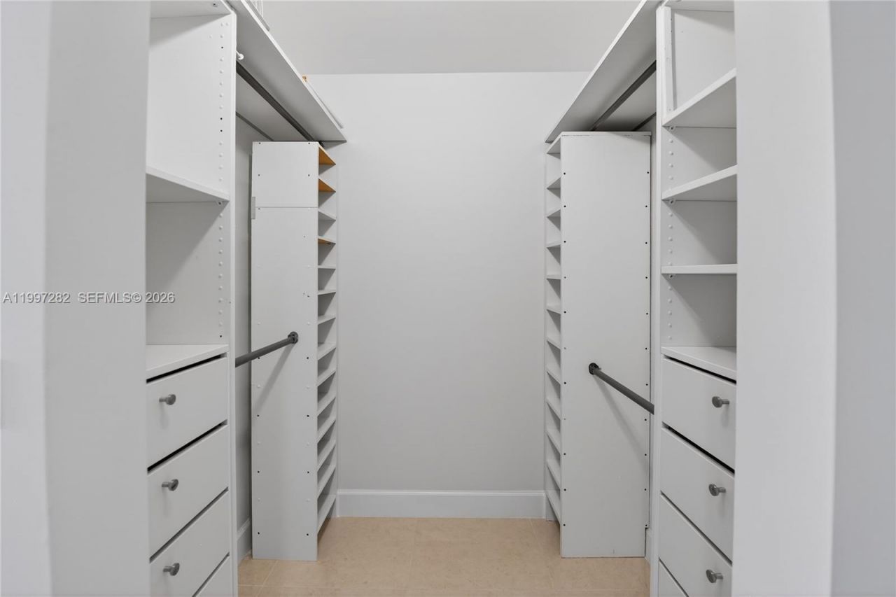 7601 E Treasure Dr, Unit 1119, North Bay Village, FL 33141 Photo