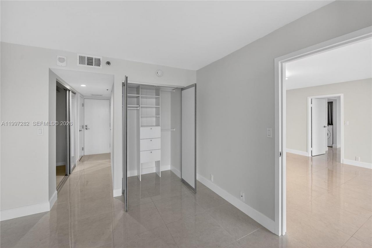 7601 E Treasure Dr, Unit 1119, North Bay Village, FL 33141 Photo