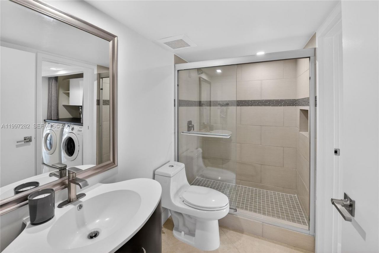 7601 E Treasure Dr, Unit 1119, North Bay Village, FL 33141 Photo