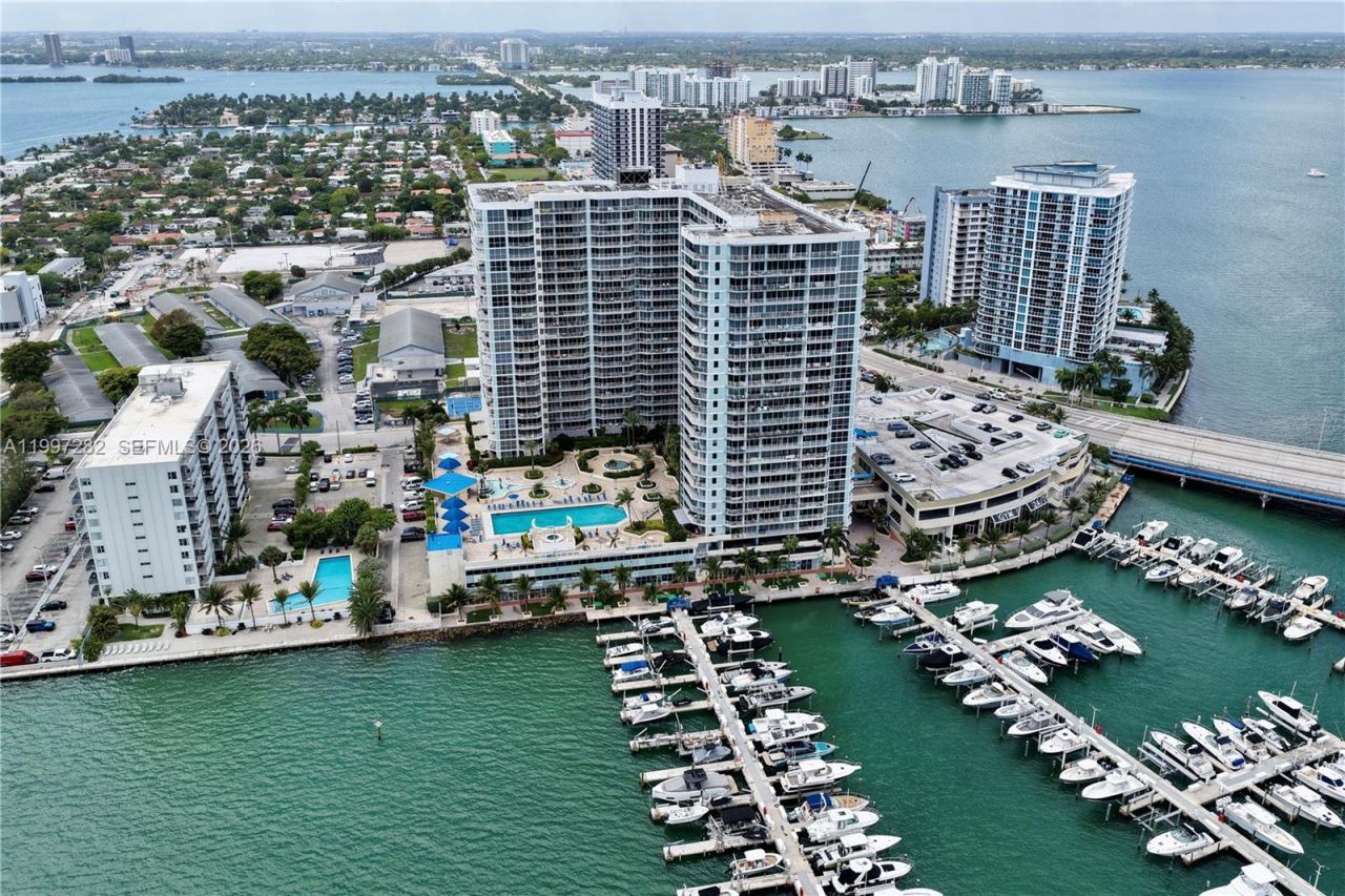 7601 E Treasure Dr, Unit 1119, North Bay Village, FL 33141 Photo