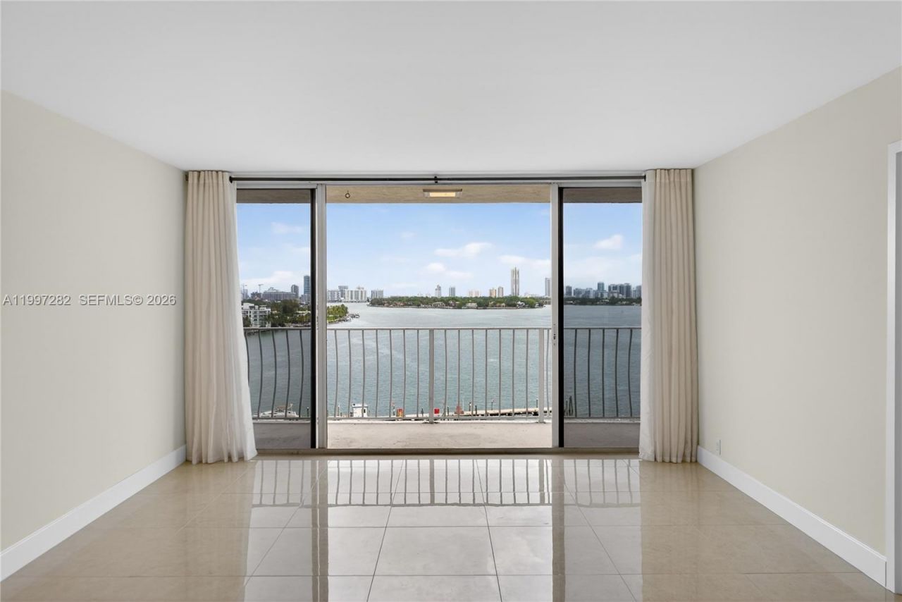 7601 E Treasure Dr, Unit 1119, North Bay Village, FL 33141 Photo