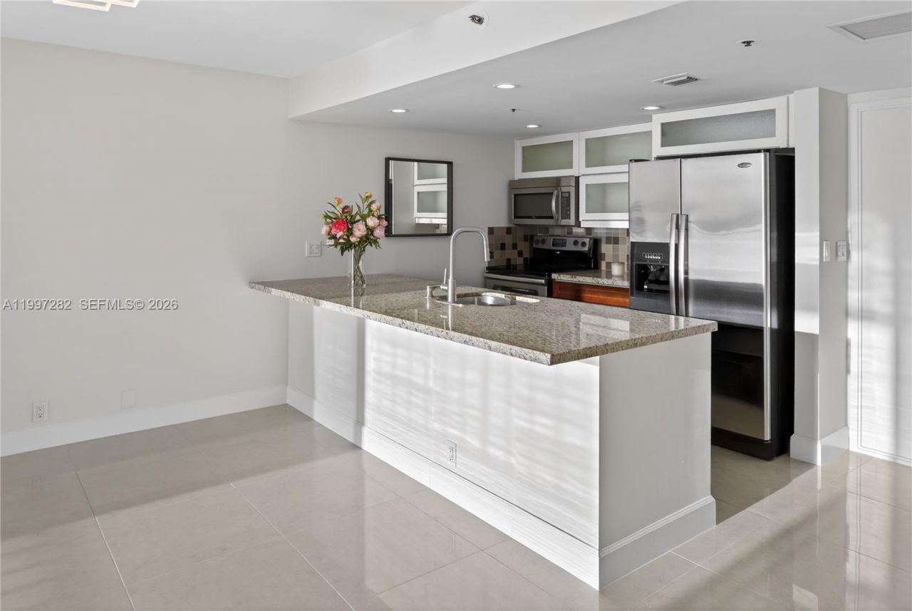 7601 E Treasure Dr, Unit 1119, North Bay Village, FL 33141 Photo