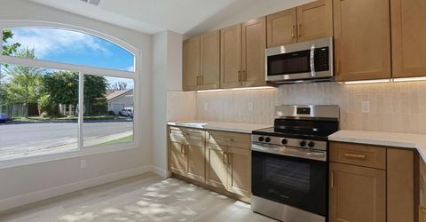 109 Silver Spruce Ct, Galt, CA 95632 Photo