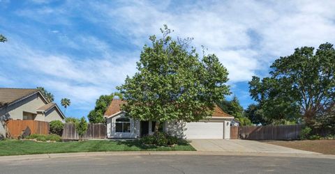 109 Silver Spruce Ct, Galt, CA 95632 Photo