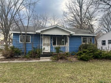 945 S 27th Street, Buena Vista Twp, MI 48601