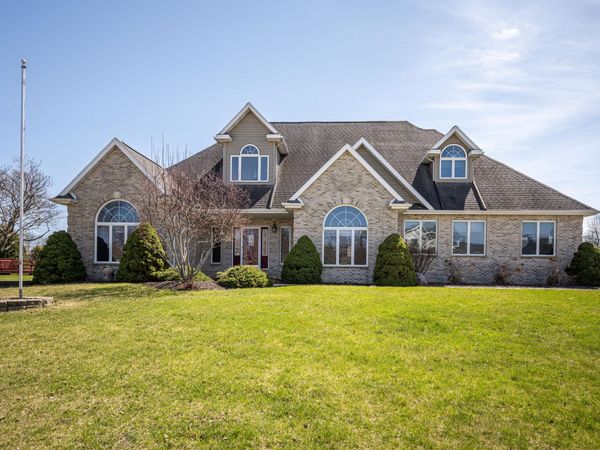 10215 83rd Pl, Pleasant Prairie, WI 53158