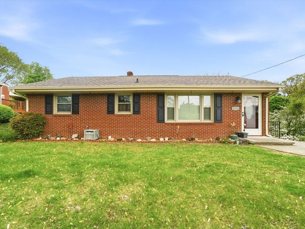 5011 Victoria ST NW, Roanoke, VA 24017
