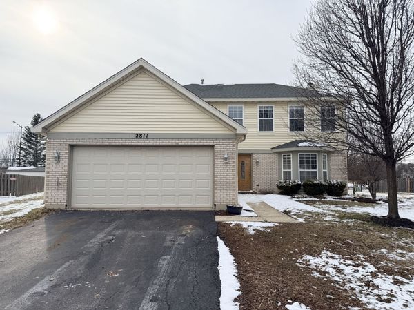 2811 Imperial Valley Trail , Aurora, IL 60503