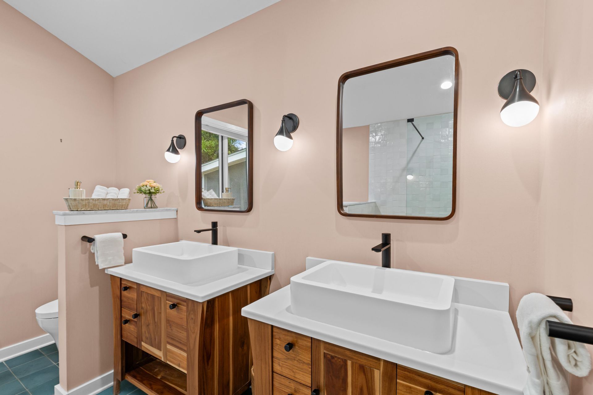 2169 Westrivers Road Photo 23