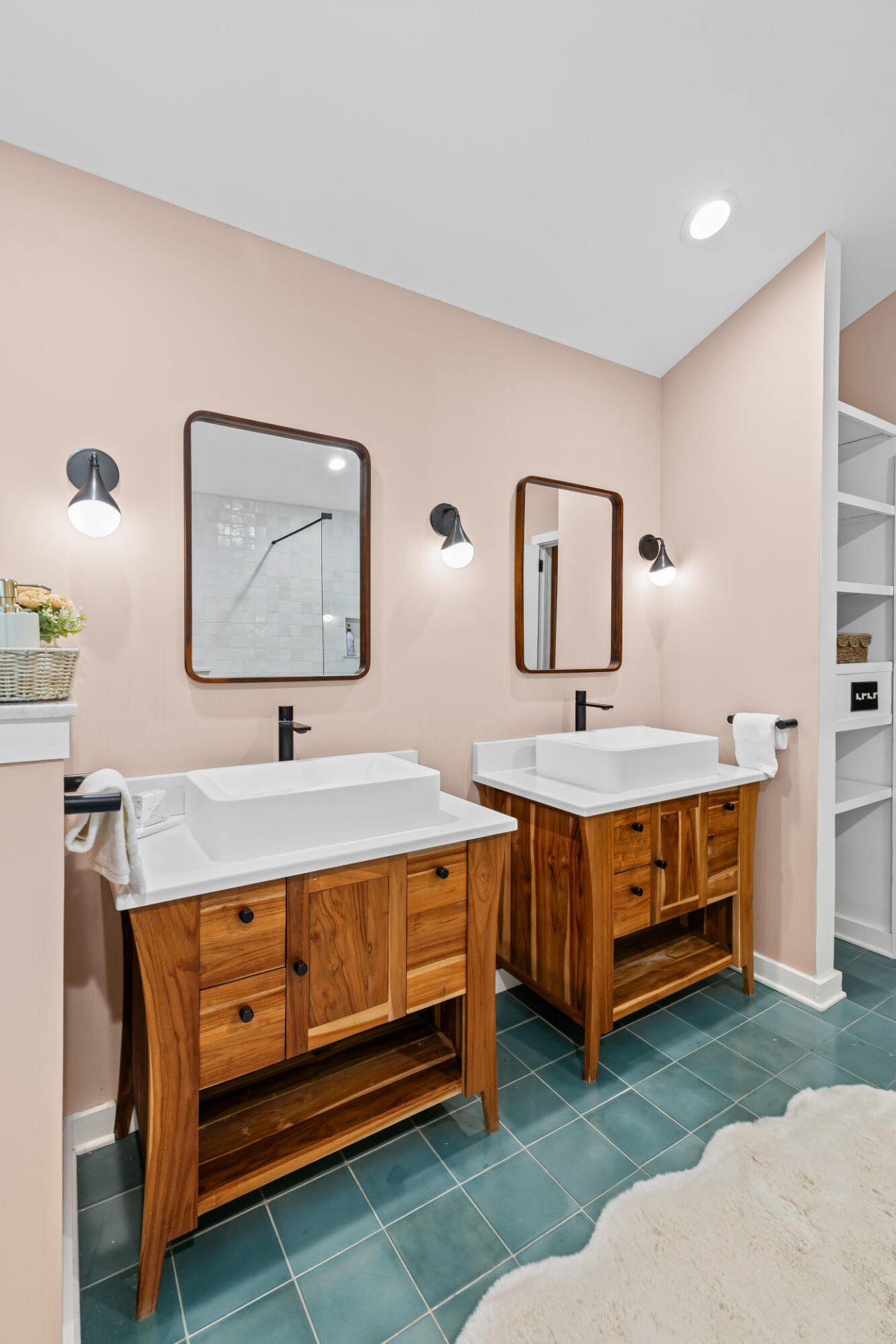 2169 Westrivers Road Photo 24