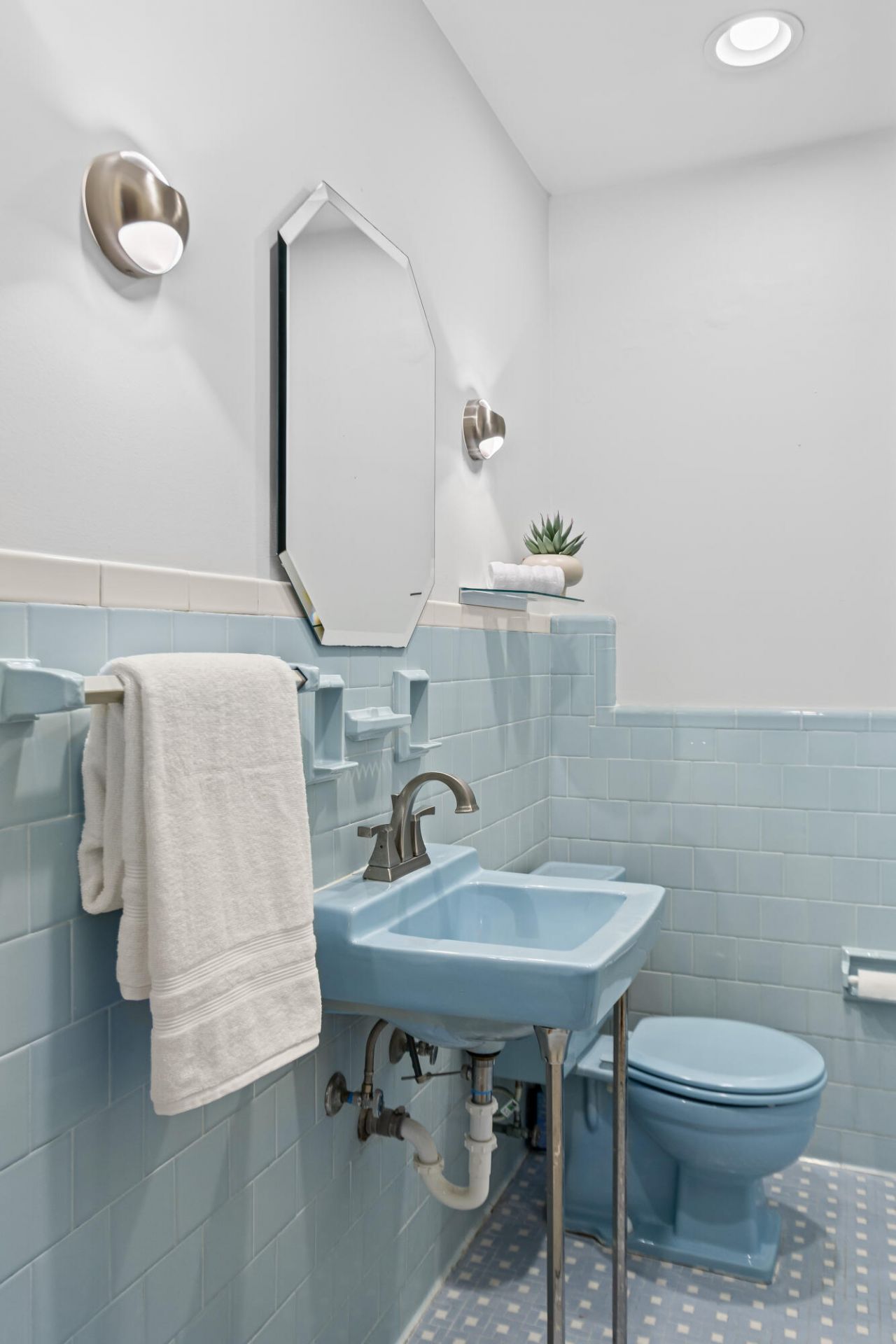 2169 Westrivers Road Photo 32