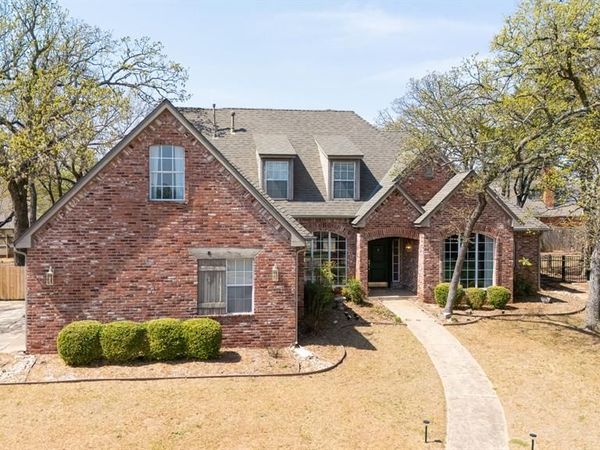 2300 Foxwood Circle, Edmond, OK 73034