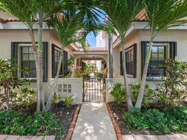 905 SE 12th Court, Unit 15, Fort Lauderdale, FL 33316