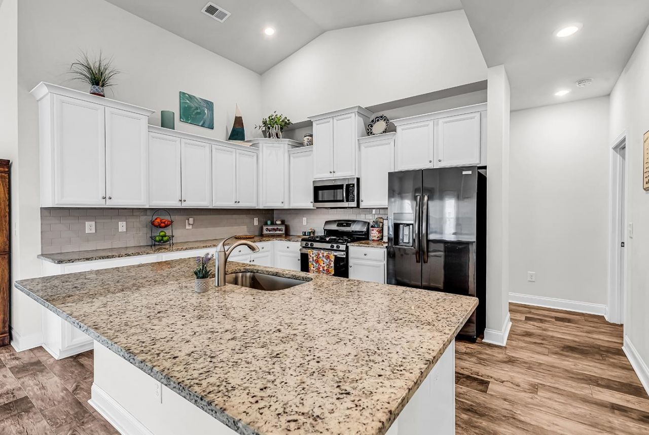 1207 Ficus Dr. Photo 17