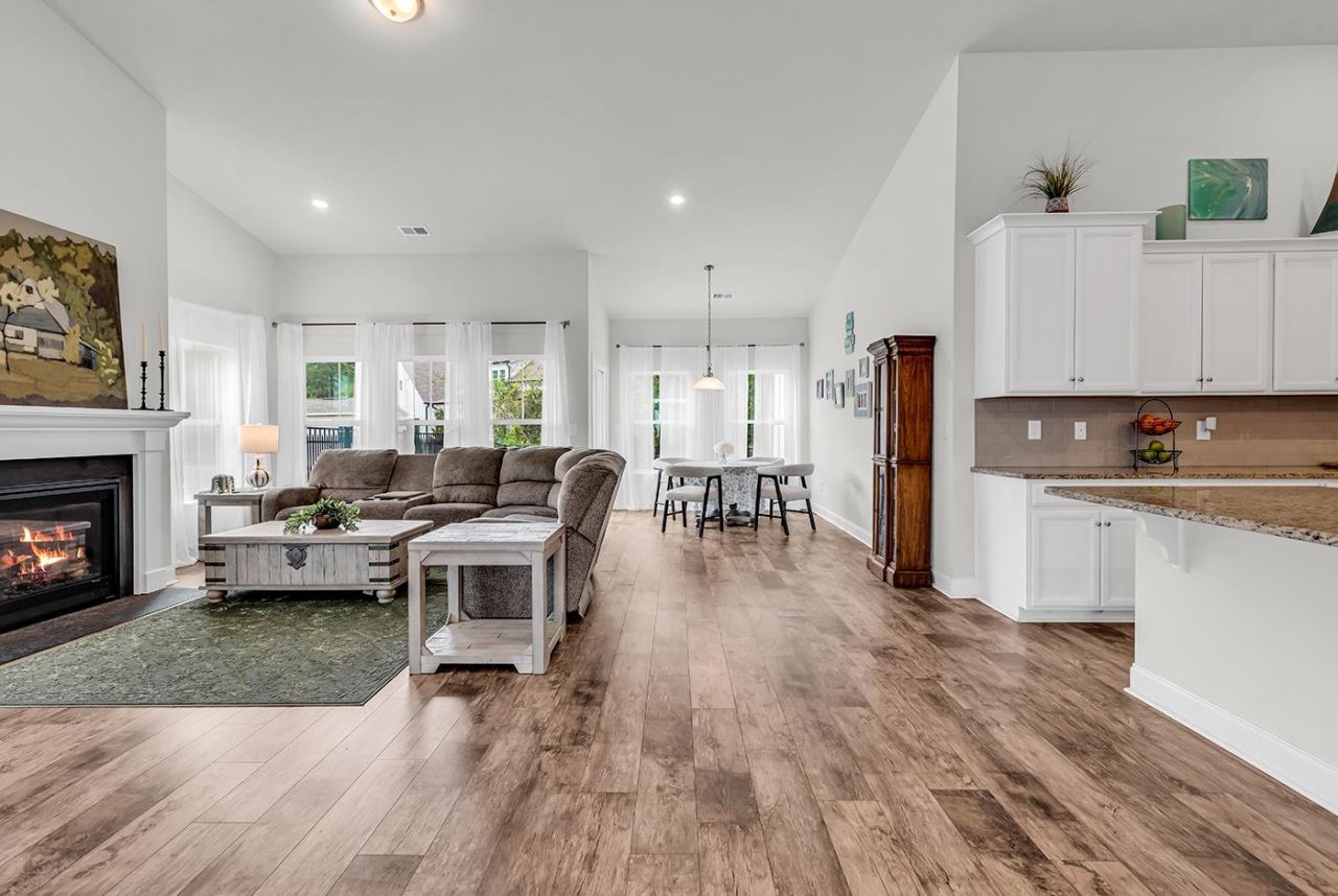 1207 Ficus Dr. Photo 6